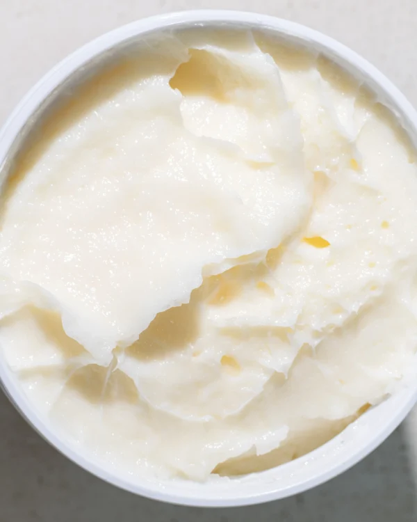 "SHEA BUTTER EXTRACT" DRĖKINANTI KAUKĖ